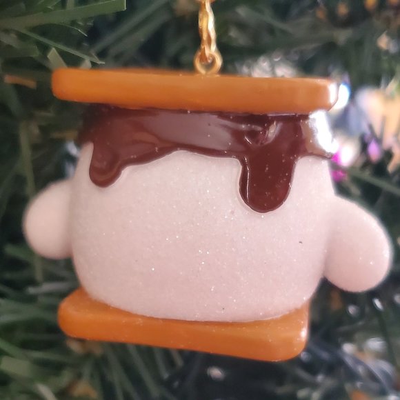 Baymax S'more Disney Munchlings Sketchbook Ornament – Baked Treats - Picture 2 of 2